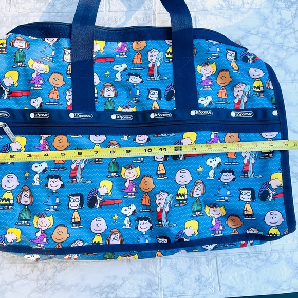 LeSportsac x Snoopy Peanuts Deluxe Large Weekender Travel Tote w Cosmeti… - Picture 3 of 8